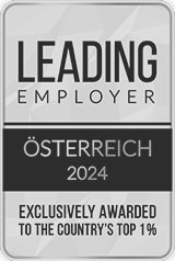Plakette mit der Aufschrift ‚Leading Employer Österreich 2024 – Exklusiv verliehen an die besten 1 % des Landes‘